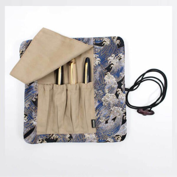 Japoniško stiliaus rašiklių dėklas „Taccia Kimono Nishijin“ kolekcija, Wave, 4 vietų pen roll TKR-N4S-WAVE