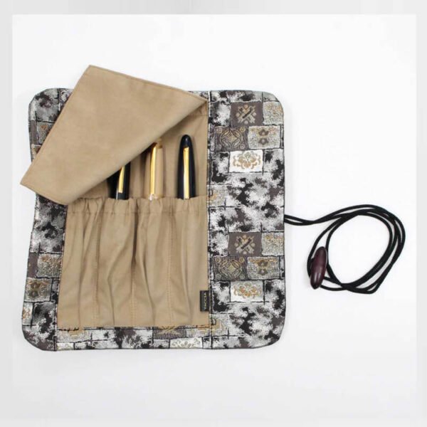Japoniško stiliaus rašiklių dėklas „Taccia Kimono Nishijin“ kolekcija, Mosaic, 4 vietų pen roll TKR-N4S-MC